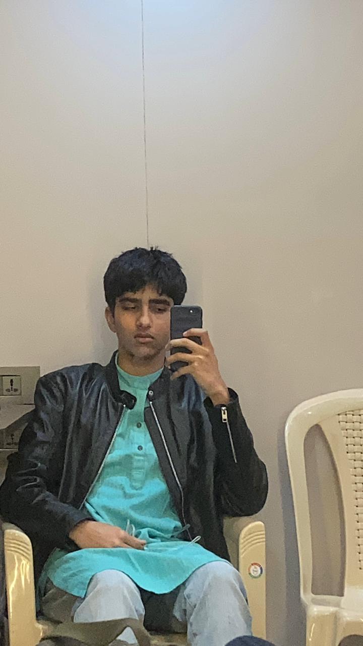 Interior — Green Kurta